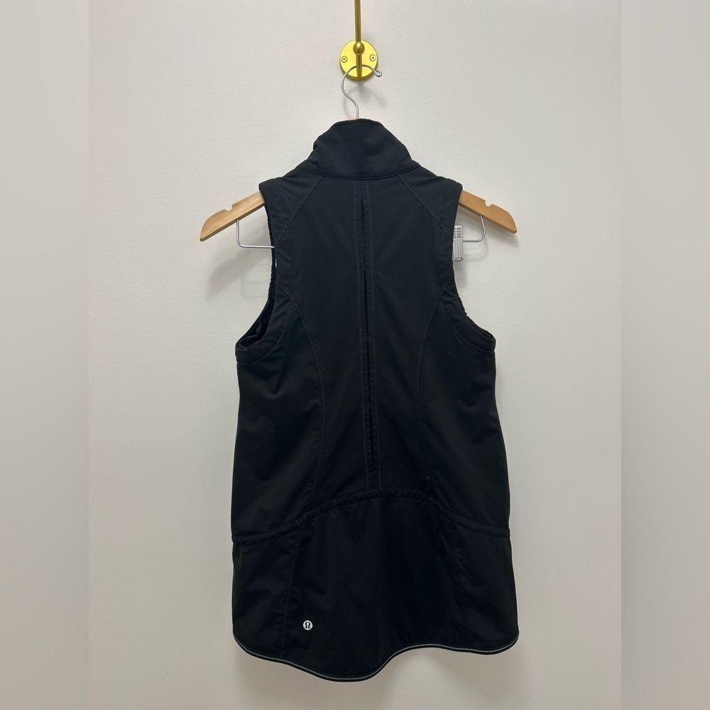 NWOT lululemon athletica “ kicking asphalt vest” - Picture 6 of 6